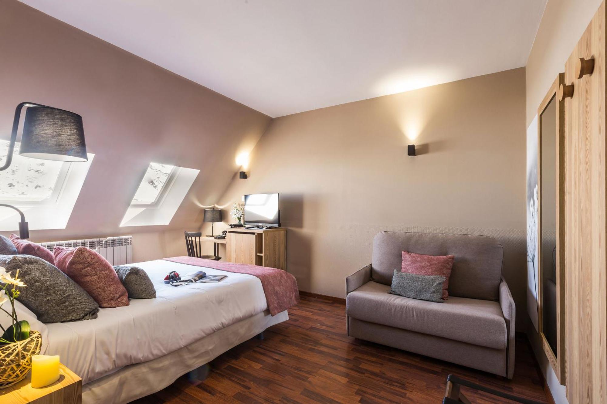 Hotel Grand Pas Pas De La Casa Bagian luar foto