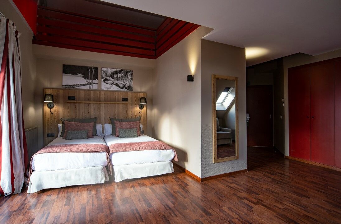Hotel Grand Pas Pas De La Casa Bagian luar foto